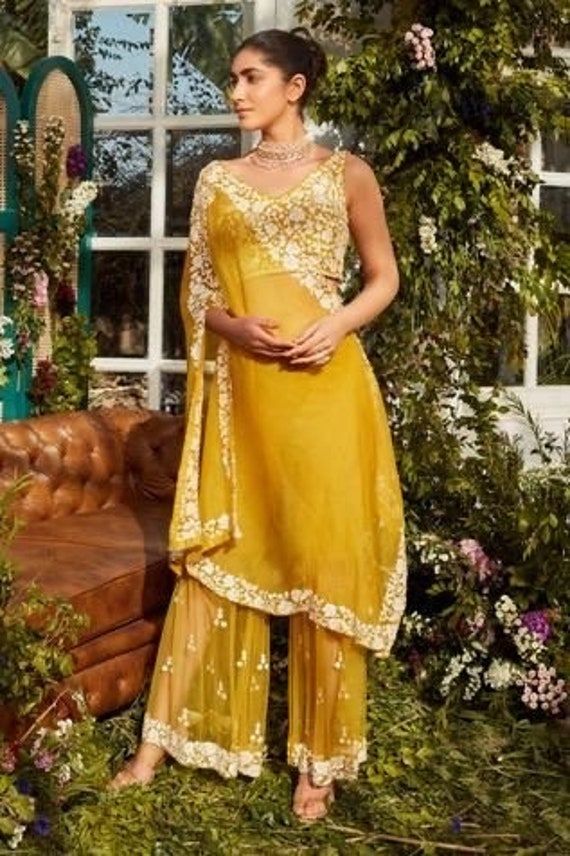 Party wear haldi Dress for bride sister