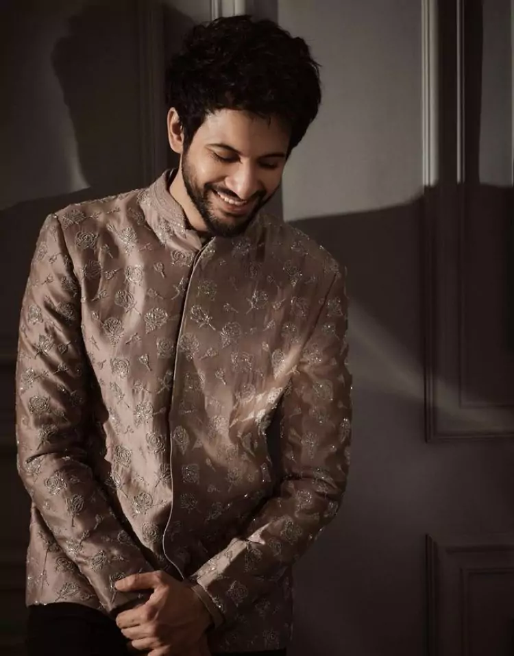 embroided jodhpuri suit