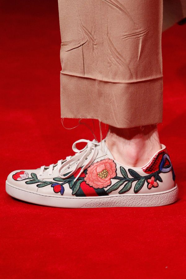 embroidered sneakers, trending navratri outfits, pepandpanache