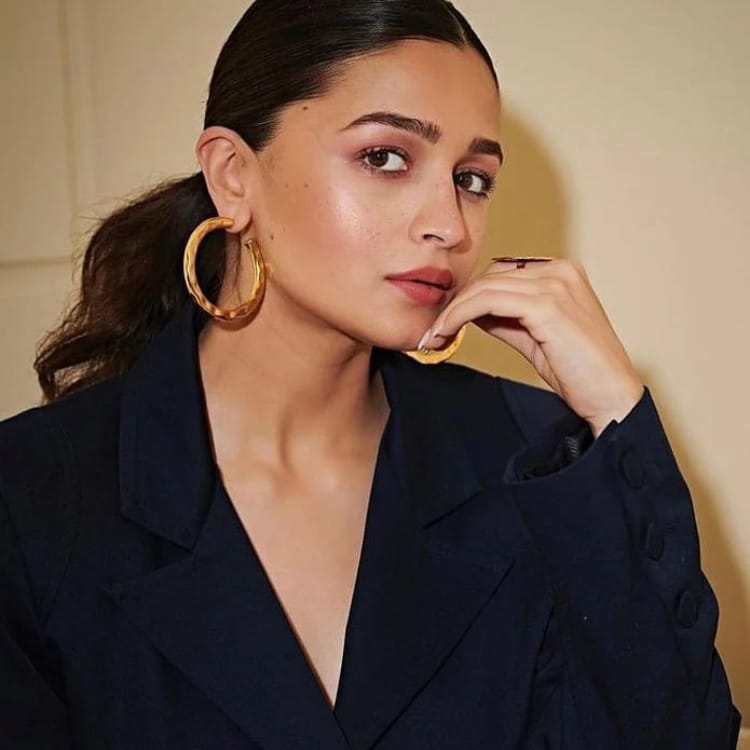 statement earings, trending navratri outfits, pepandpanache