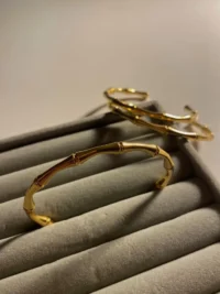 gold bracelet