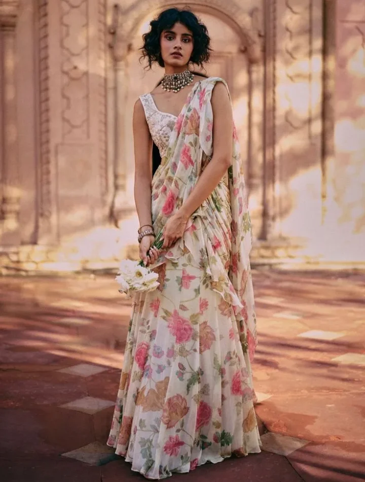 Chiffon saree Chiffon saree with floral print + Pepandpanache